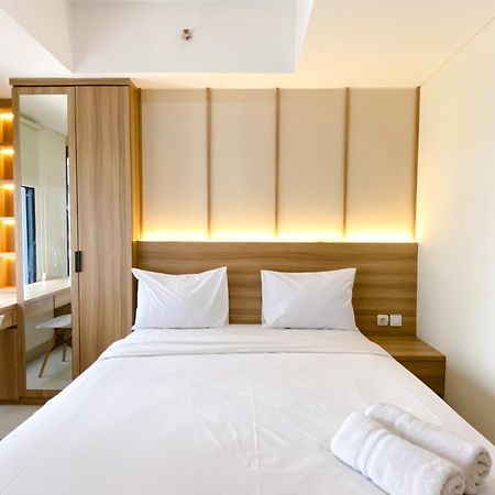 Homey And Warm Studio Room Pollux Chadstone Apartment By Travelio Cikarang Exterior photo