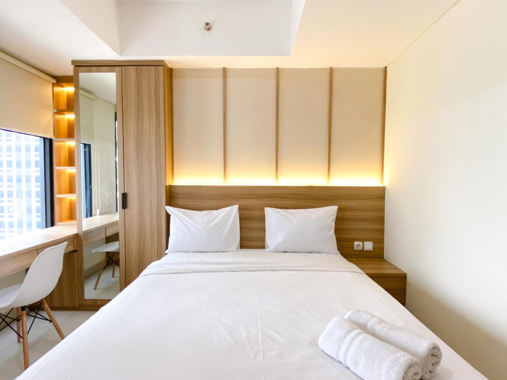 Homey And Warm Studio Room Pollux Chadstone Apartment By Travelio Cikarang Exterior photo